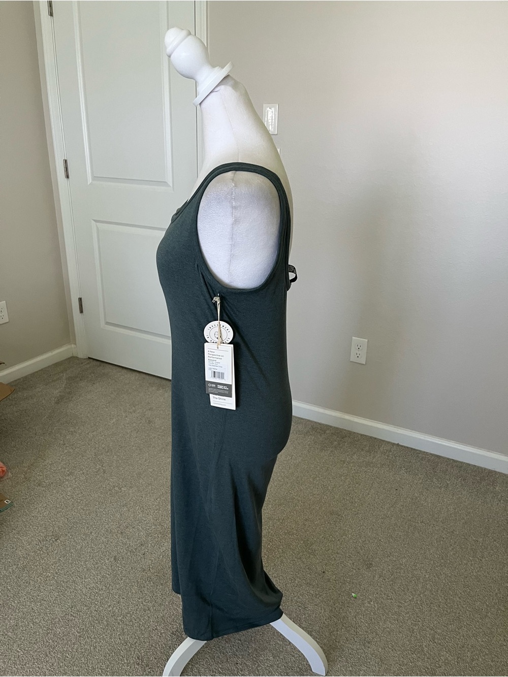 NWT Vuori Halo Essential DreamKnit Sleeveless Tank Dress-Lake Heather Size Lrg - Picture 3 of 11